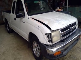 1999 TOYOTA TACOMA, WHITE, SR5, EXTD CAB, 2.4L, AT, 2WD.  Z25969